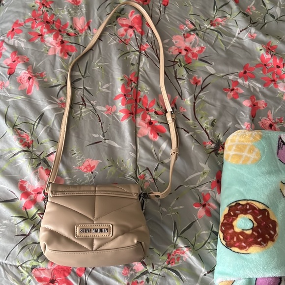 Steve Madden crossbody - Picture 2 of 7
